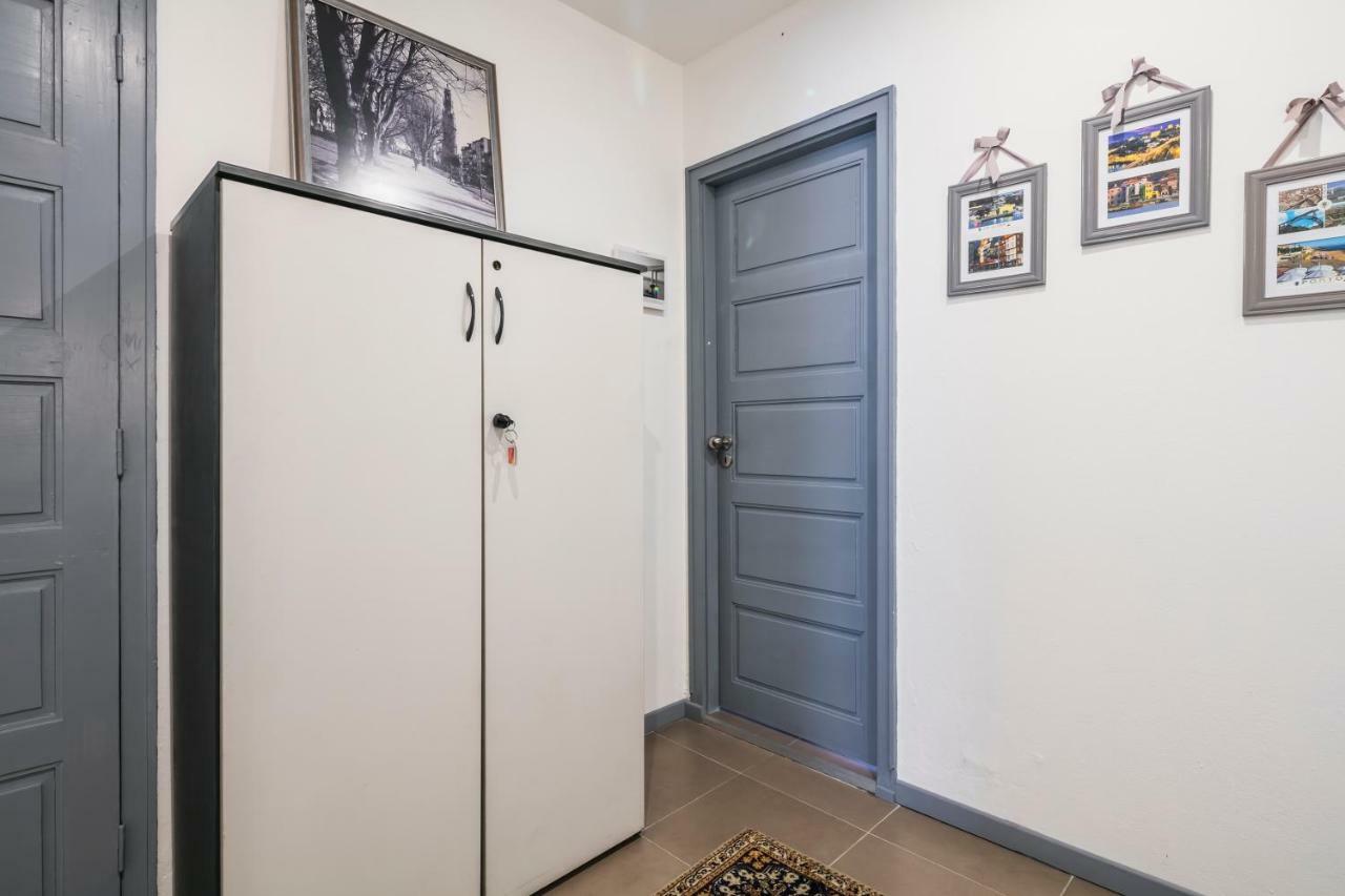 A Francos Gyn Lovers Apartment
